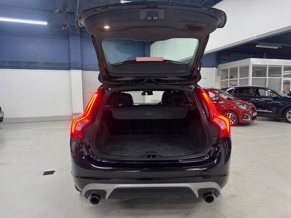 Used Volvo V60 2015 for sale - 76305626: Photo 16