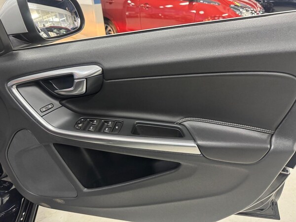 Used Volvo V60 2015 for sale - 76305626: Photo 22