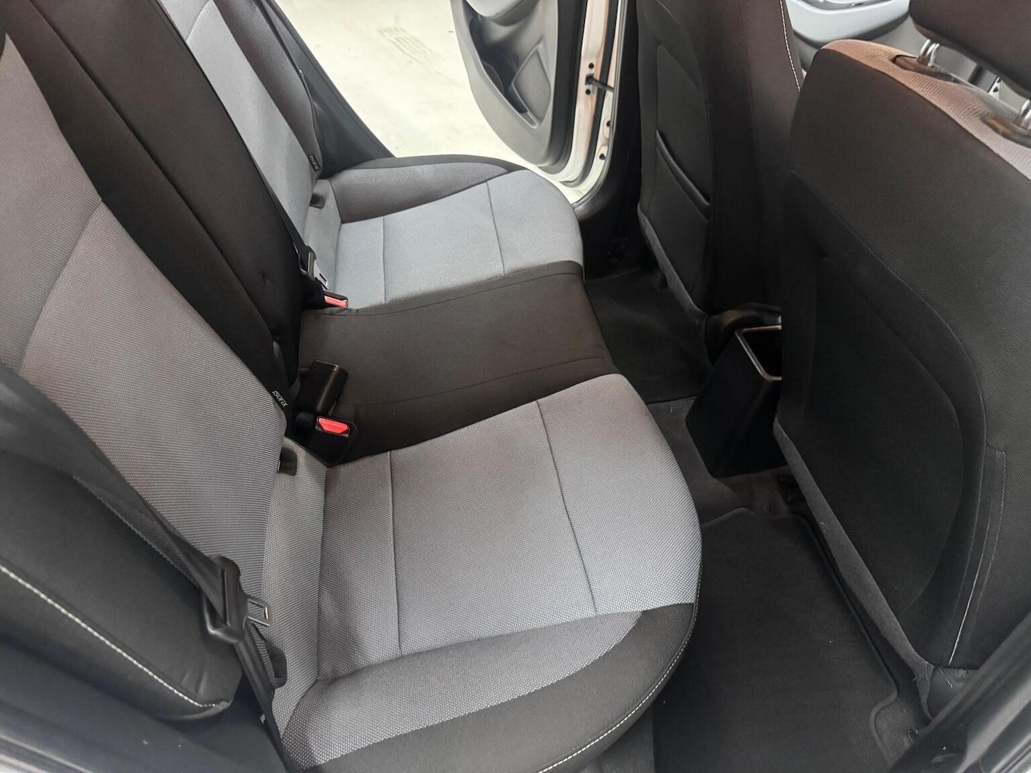 Used Hyundai i20 2017 for sale - 76324812: Photo 18