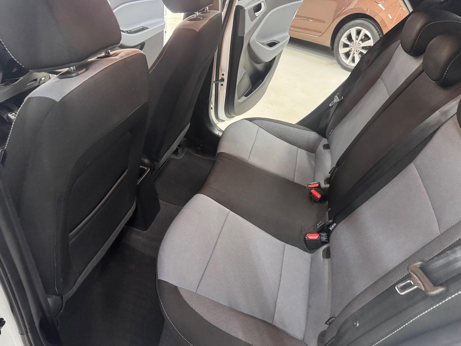 Used Hyundai i20 2017 for sale - 76324812: Photo 19