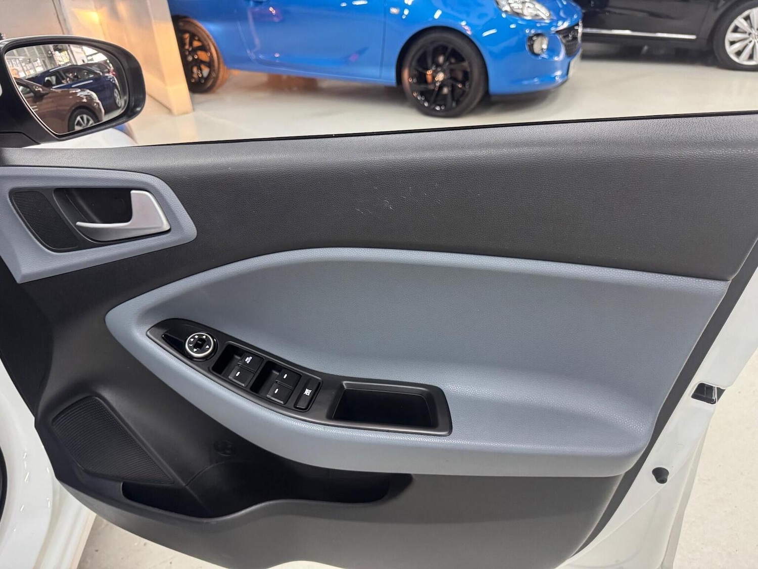 Used Hyundai i20 2017 for sale - 76324812: Photo 23