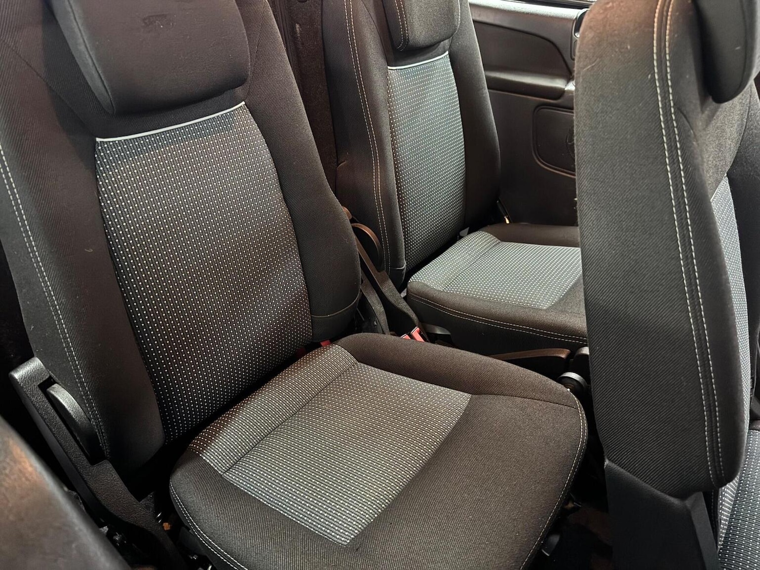 Used Ford Galaxy 2015 for sale - 76631600: Photo 26