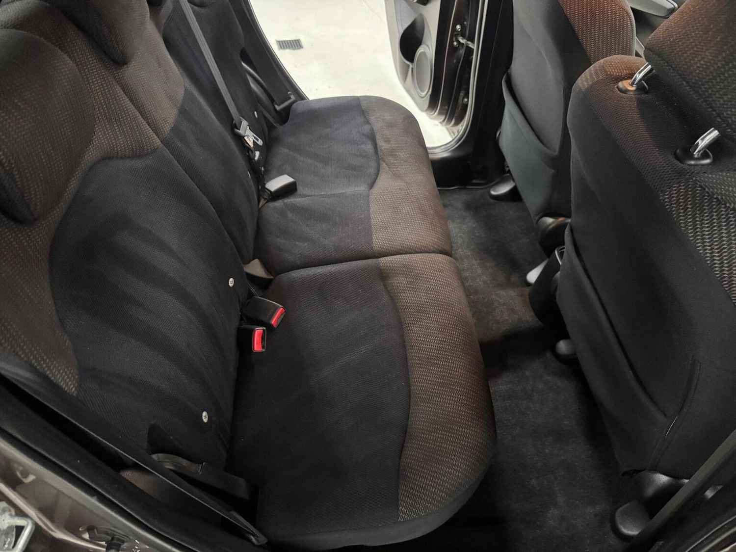 Used Honda Jazz 2013 for sale - 77027973: Photo 24