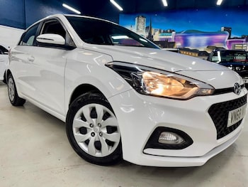Used Hyundai i20 2018 for sale - 79194104: Photo