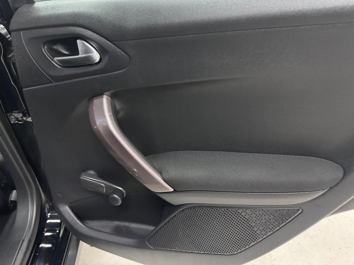 Used Peugeot 2008 2016 for sale - 76497385: Photo 23