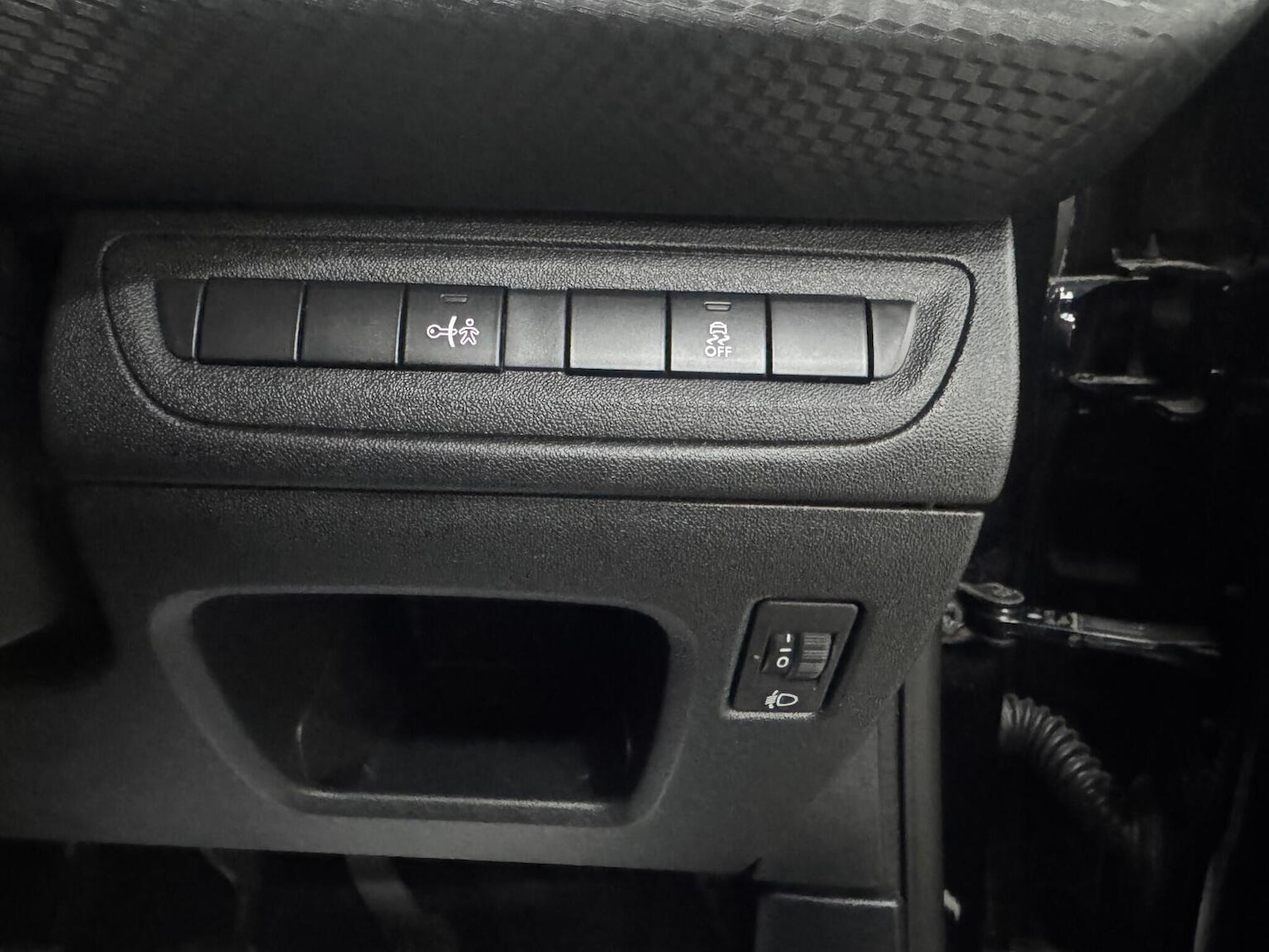 Used Peugeot 2008 2016 for sale - 76497385: Photo 24