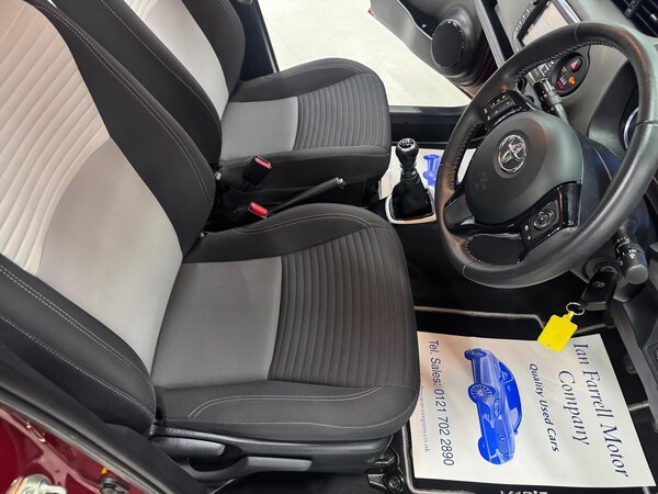 Used Toyota Yaris 2017 for sale - 76305592: Photo 22