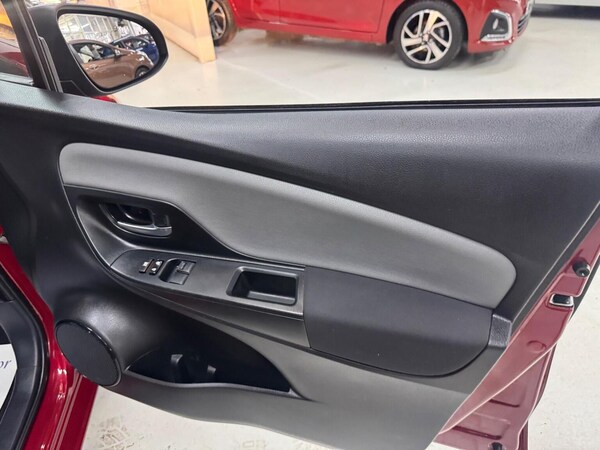 Used Toyota Yaris 2017 for sale - 76305592: Photo 23
