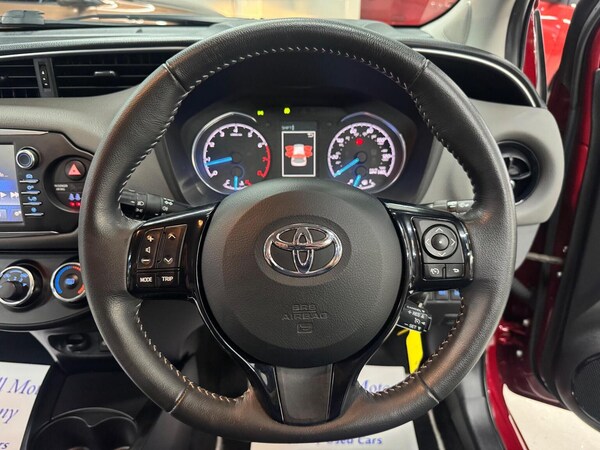 Used Toyota Yaris 2017 for sale - 76305592: Photo 27