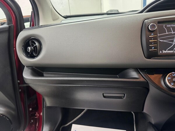 Used Toyota Yaris 2017 for sale - 76305592: Photo 33