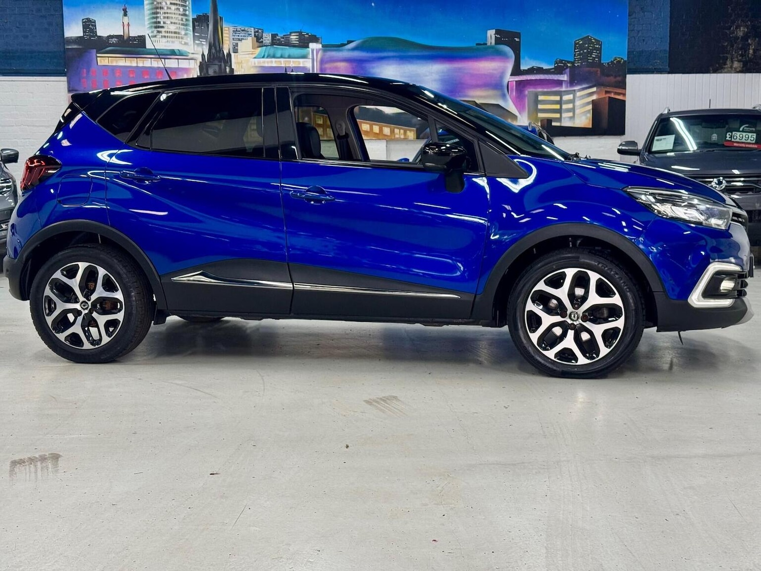 Used Renault Captur 2019 for sale - 76439822: Photo 2