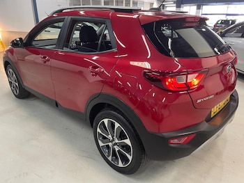 Used Kia Stonic 2017 for sale - 79551946: Photo