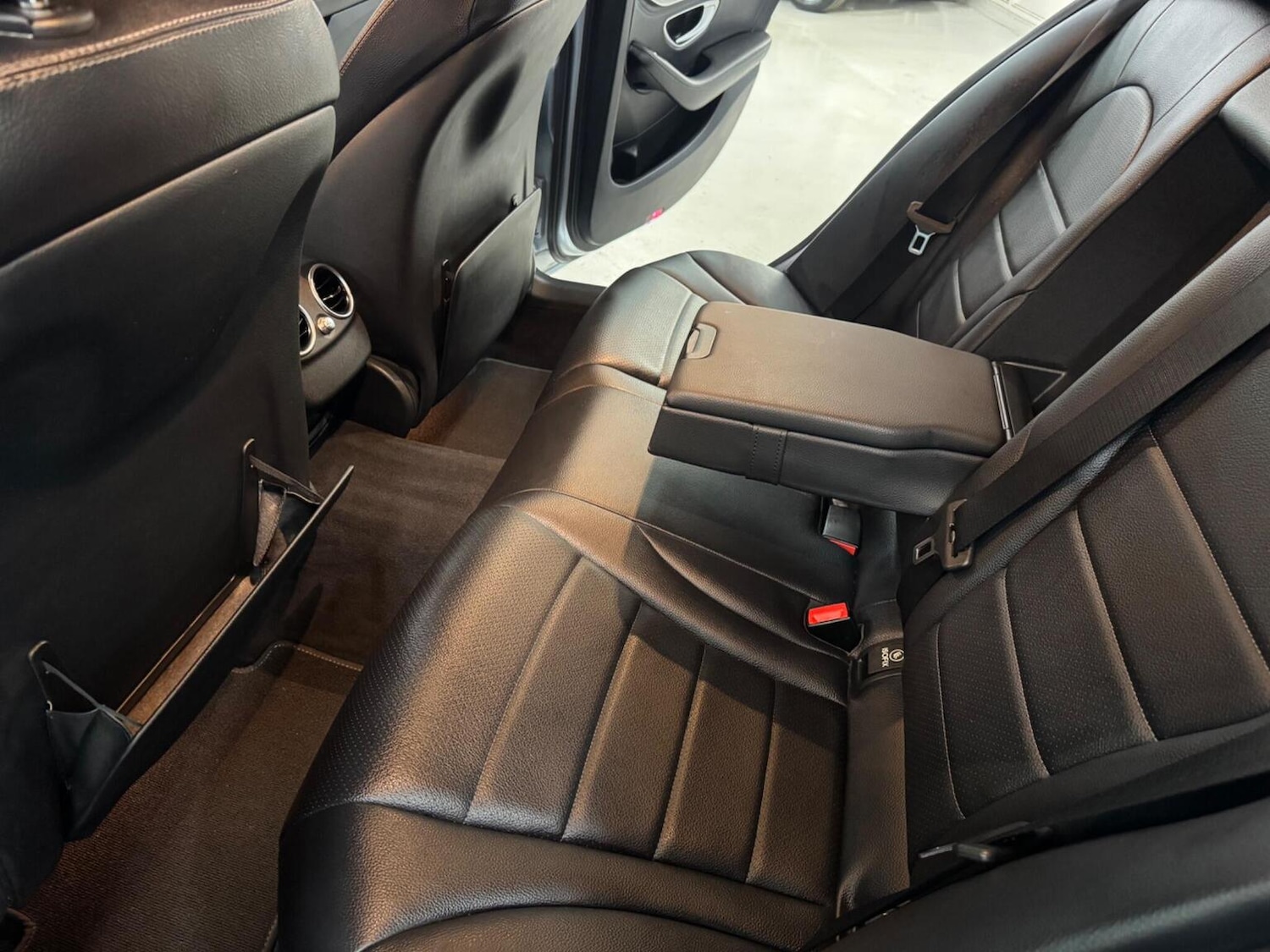 Used Mercedes-Benz C Class 2015 for sale - 77781623: Photo 17