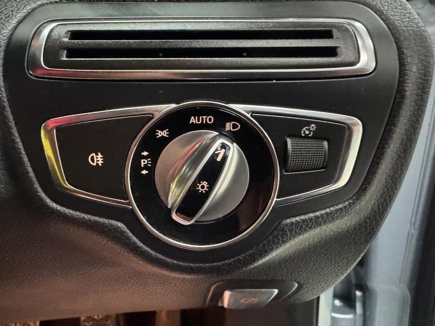 Used Mercedes-Benz C Class 2015 for sale - 77781623: Photo 31