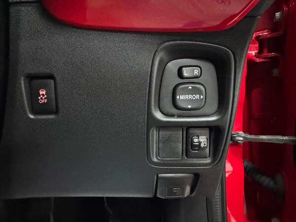 Used Toyota AYGO 2014 for sale - 76305555: Photo 27