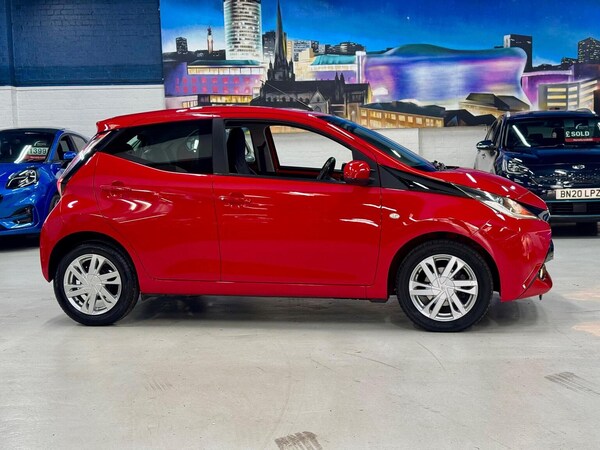 Used Toyota AYGO 2014 for sale - 76305555: Photo 2