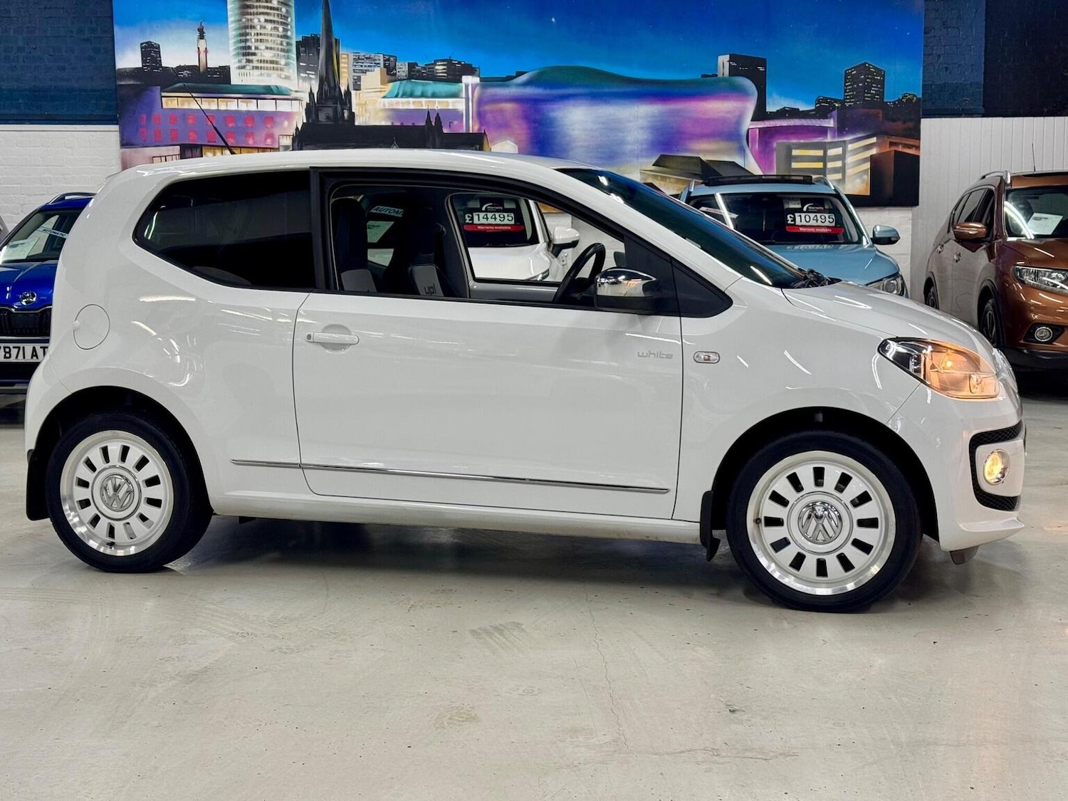 Used Volkswagen up! 2012 for sale - 77245269: Photo 2