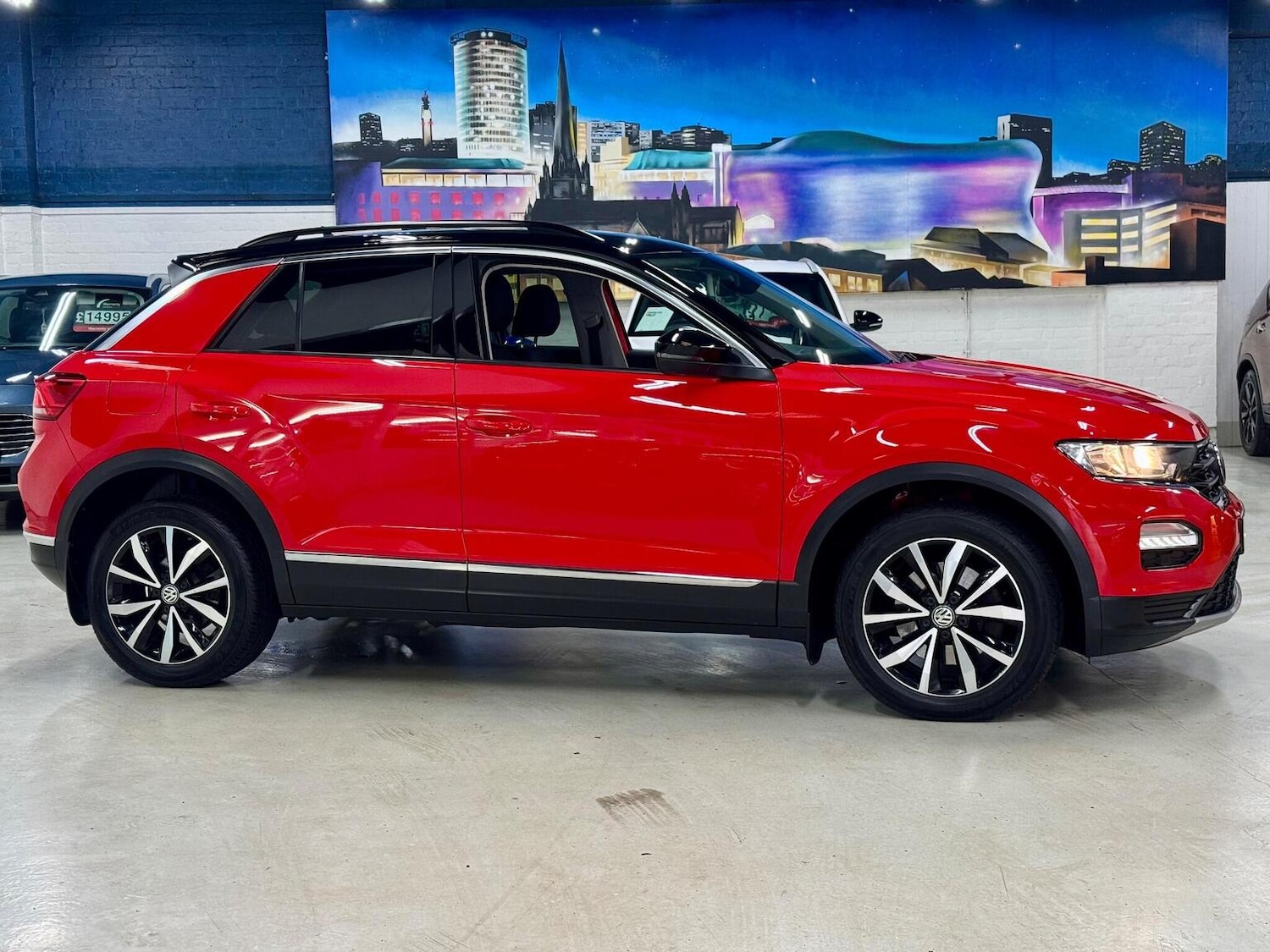 Used Volkswagen T-Roc 2018 for sale - 77107680: Photo 2
