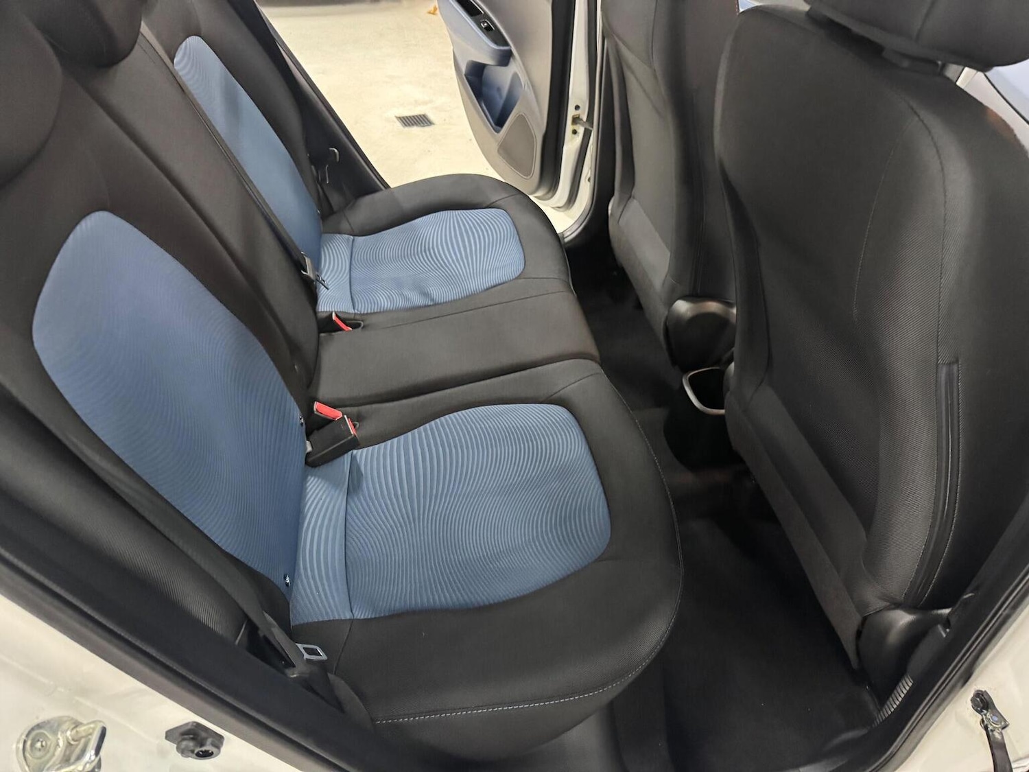 Used Hyundai i10 2015 for sale - 77107679: Photo 16