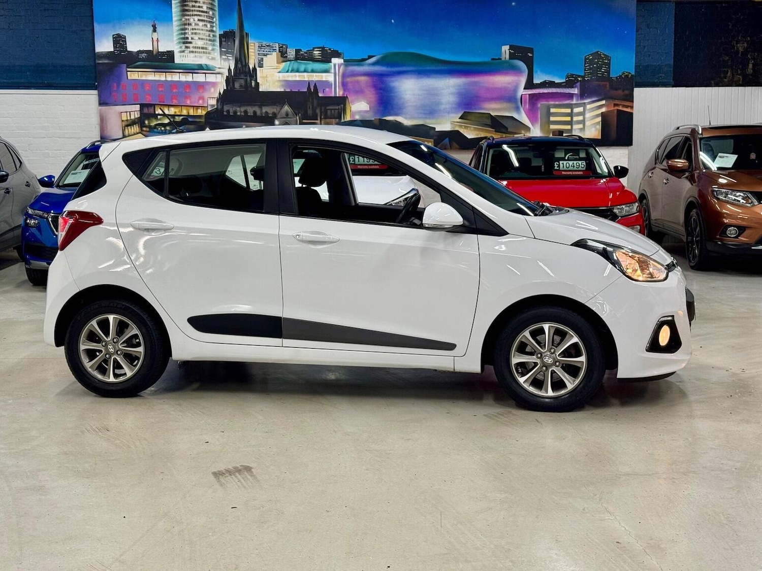 Used Hyundai i10 2015 for sale - 77107679: Photo 2