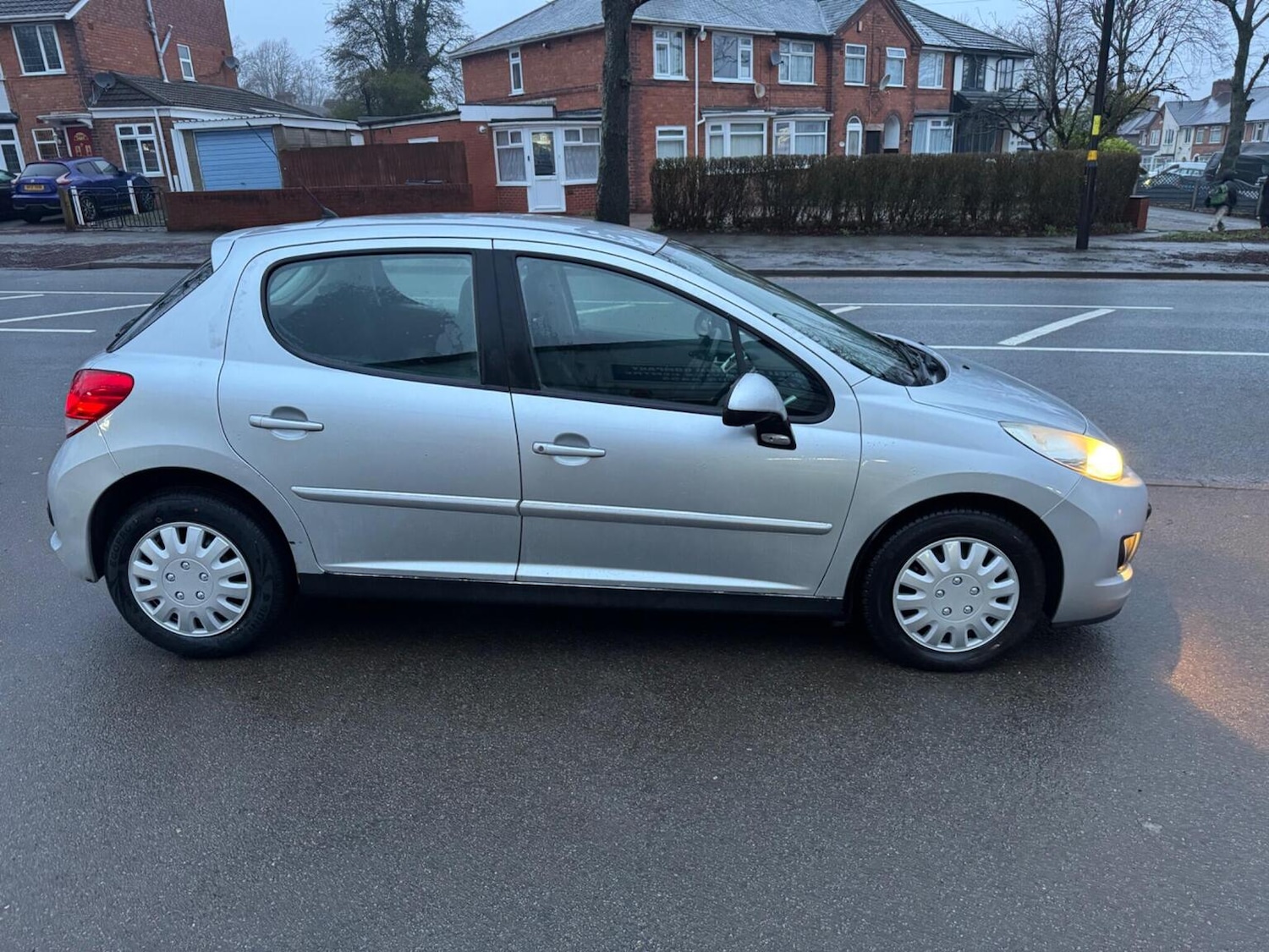 Used Peugeot 207 2011 for sale - 77465680: Photo 2