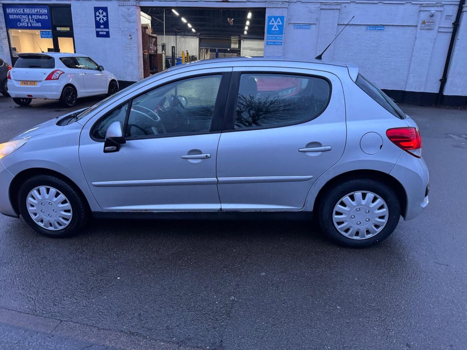 Used Peugeot 207 2011 for sale - 77465680: Photo 8