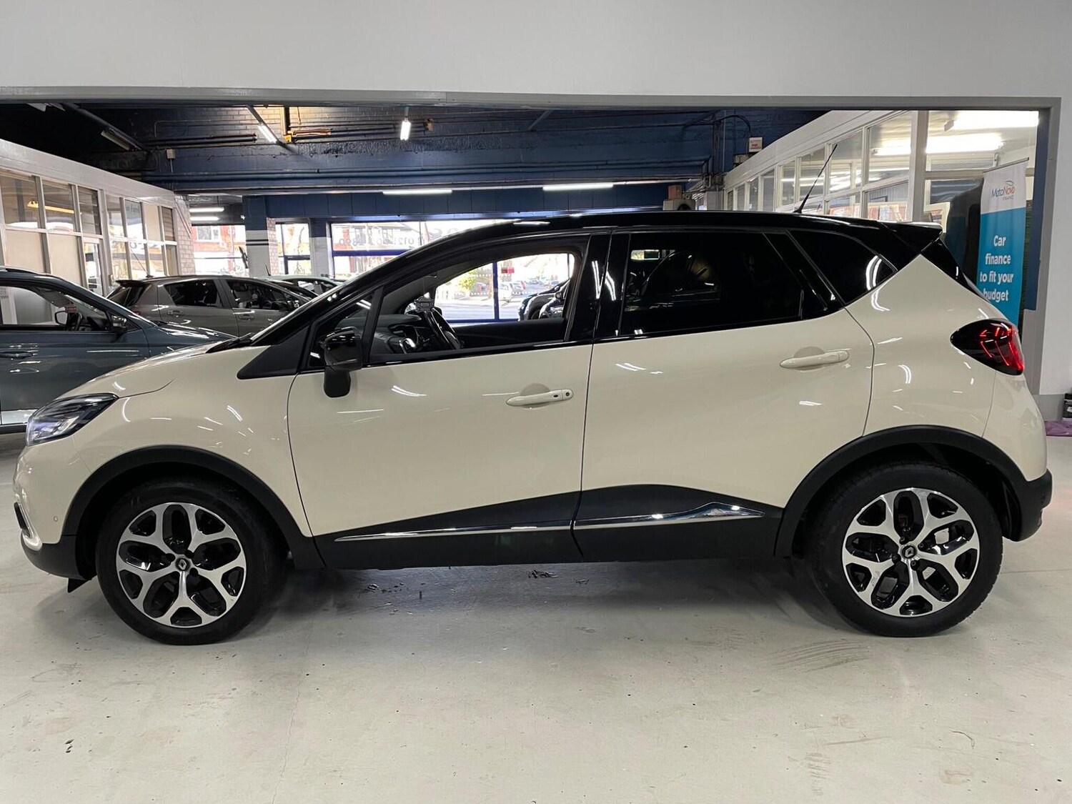 Used Renault Captur 2018 for sale - 77650055: Photo 6