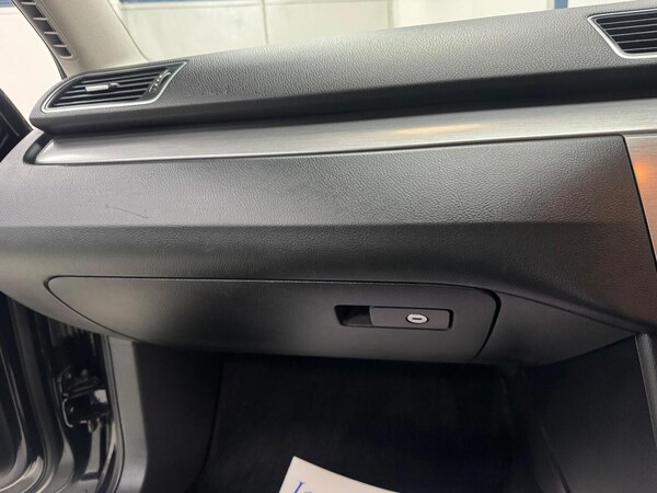 Used Volkswagen Passat 2013 for sale - 76305479: Photo 31