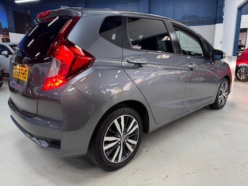 Used Honda Jazz 2018 for sale - 76305514: Photo