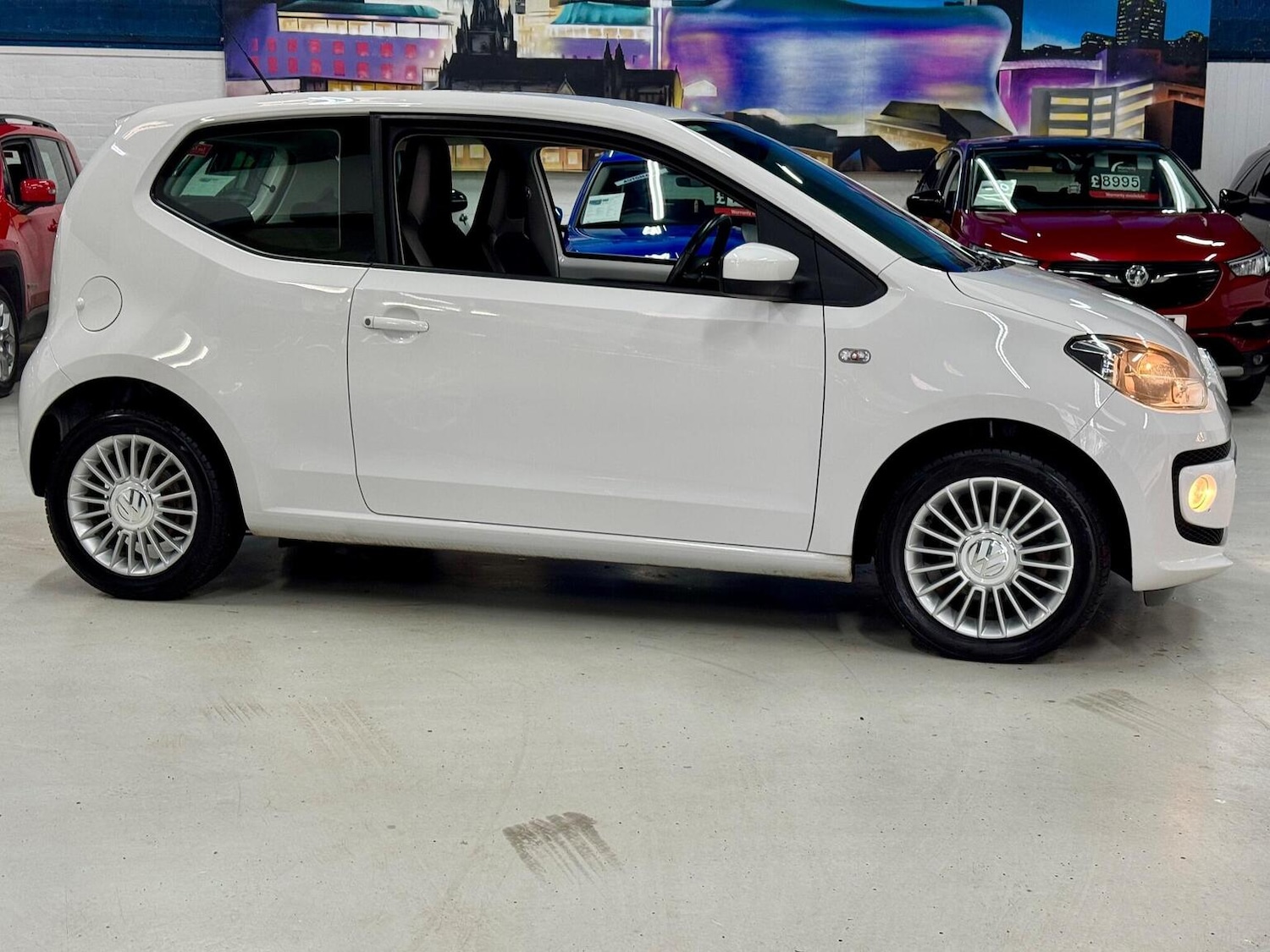 Used Volkswagen up! 2012 for sale - 76830366: Photo 2