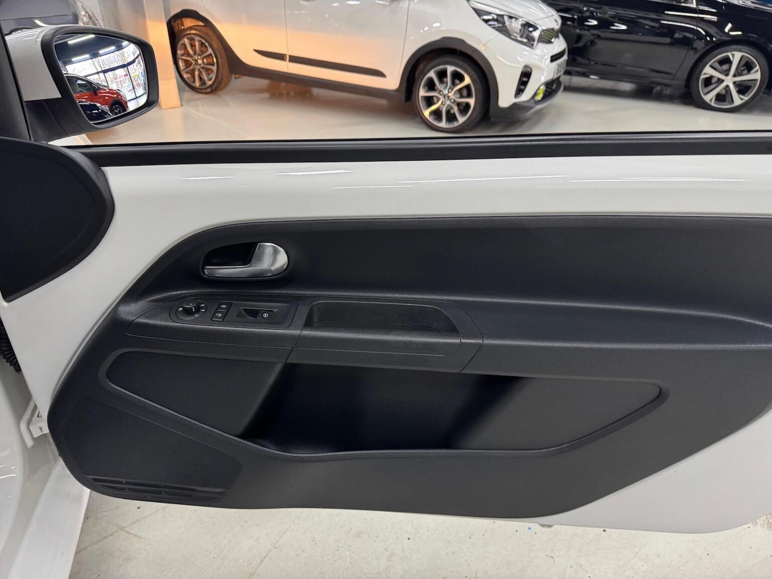 Used Volkswagen up! 2012 for sale - 76830366: Photo 23