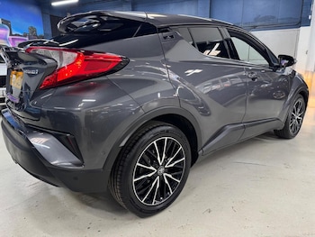 Used Toyota C-HR 2017 for sale - 79234819: Photo