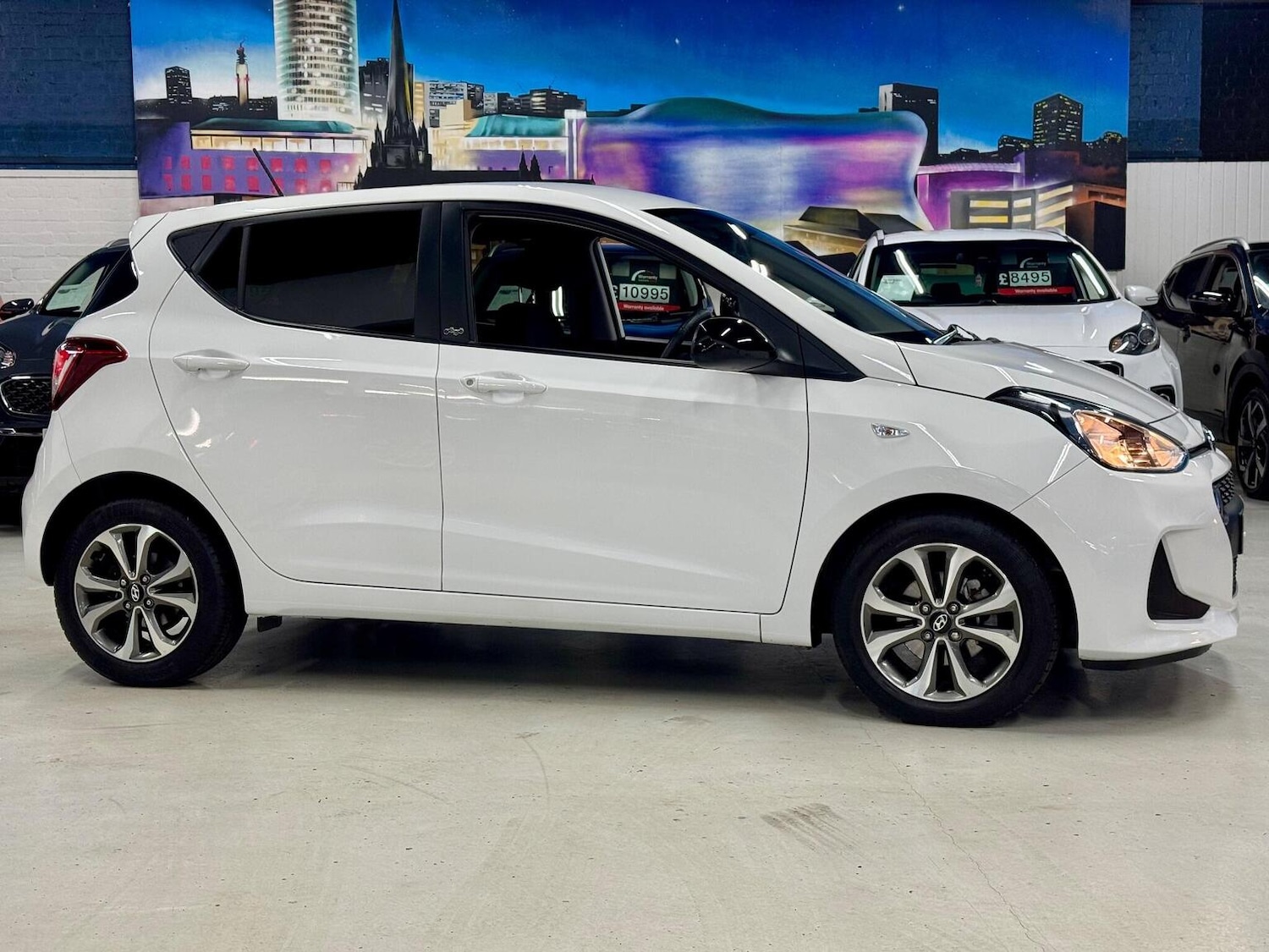 Used Hyundai i10 2019 for sale - 76963283: Photo 2