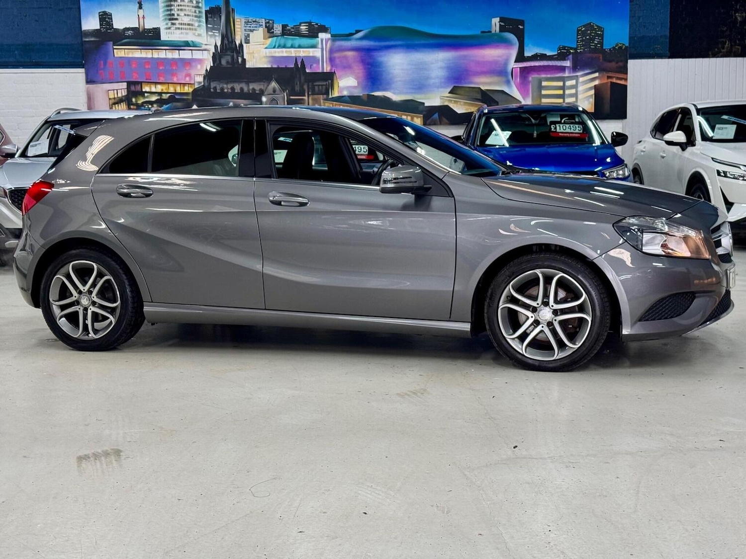 Used Mercedes-Benz A-Class 2014 for sale - 77897772: Photo 2