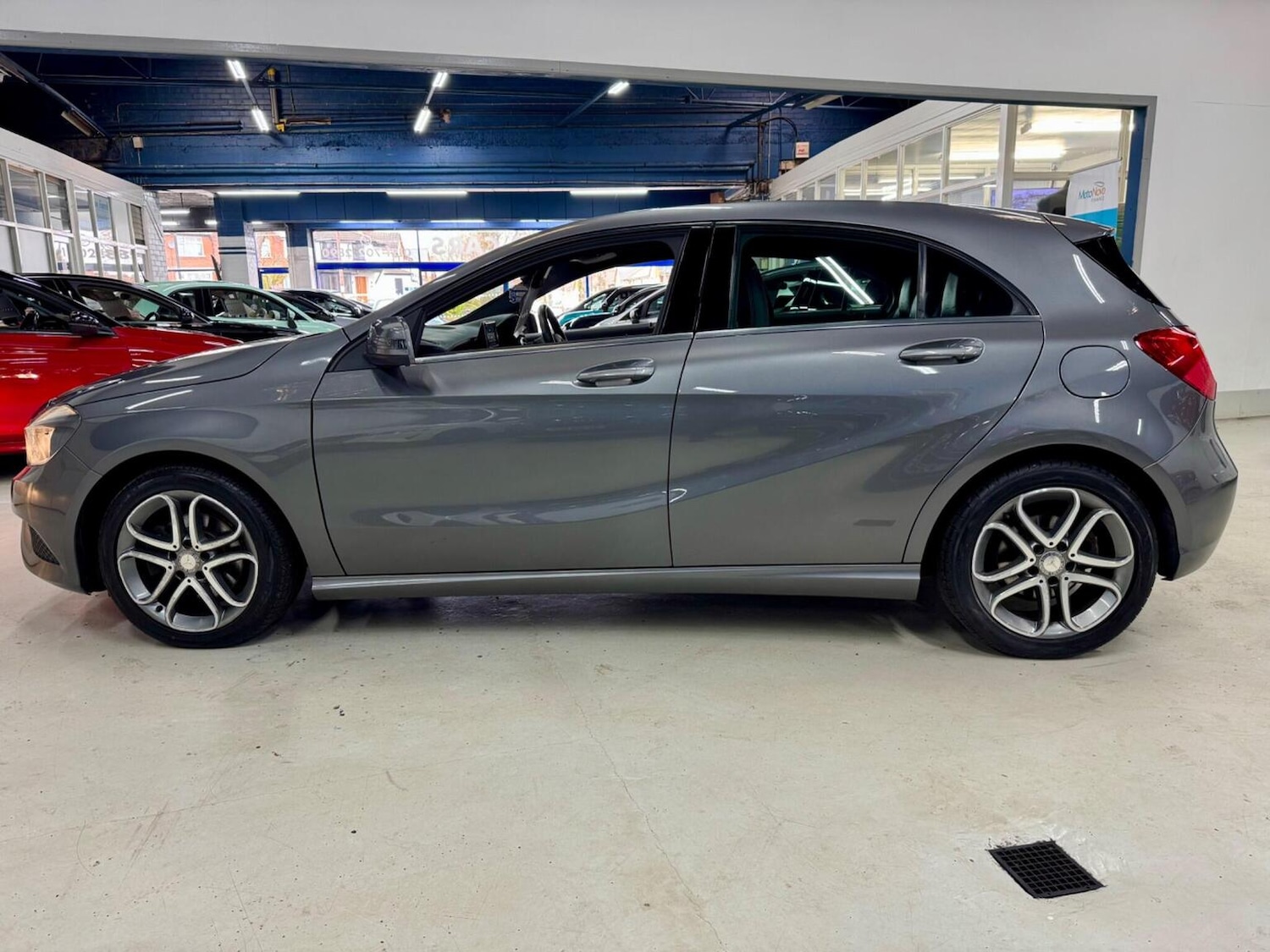 Used Mercedes-Benz A-Class 2014 for sale - 77897772: Photo 9