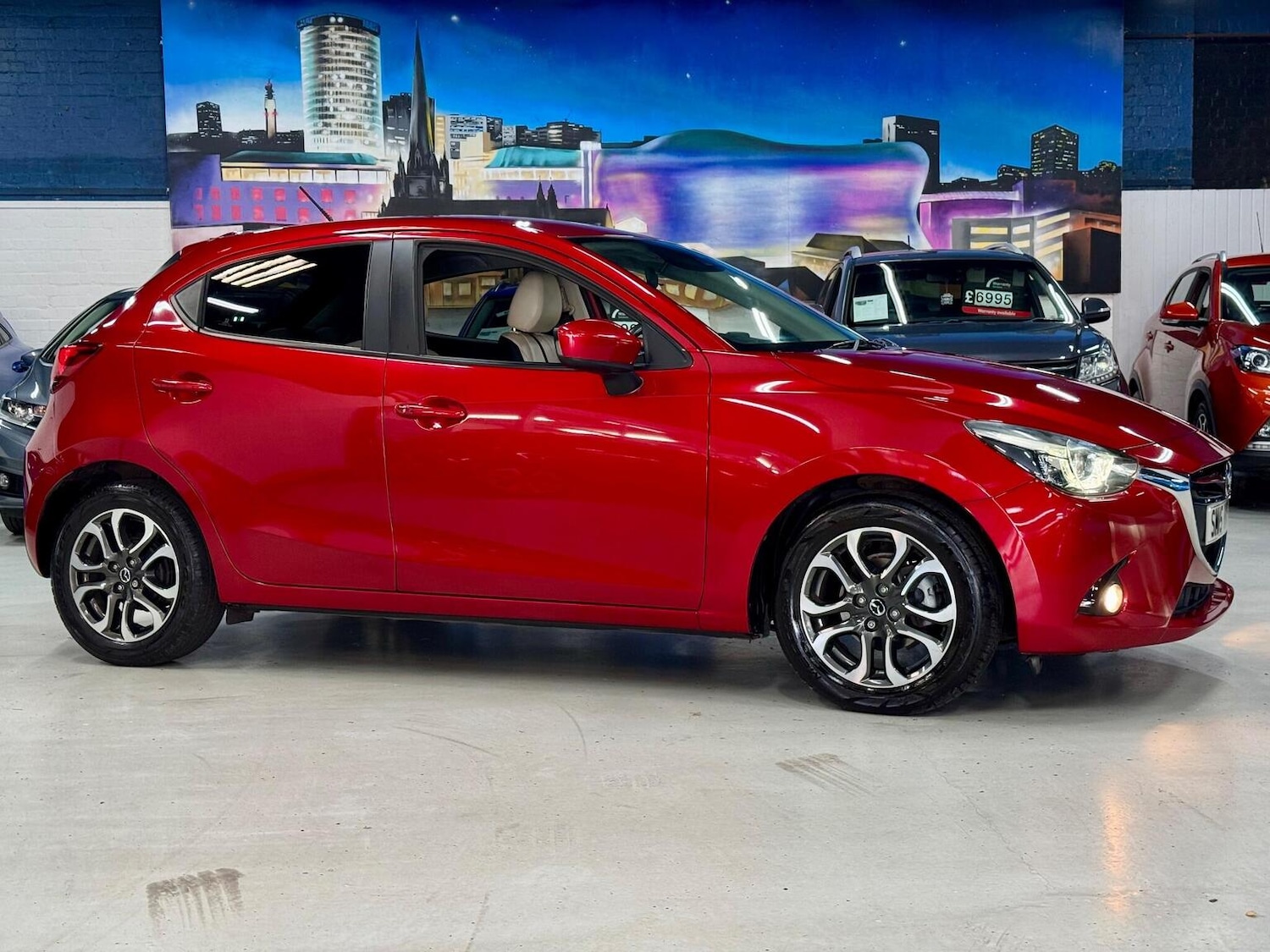 Used Mazda Mazda2 2015 for sale - 76369311: Photo 2