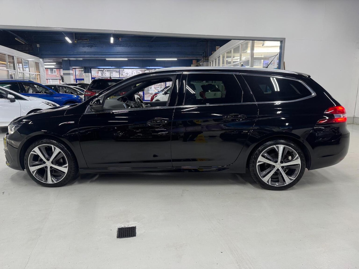 Used Peugeot 308 SW 2019 for sale - 76571236: Photo 11