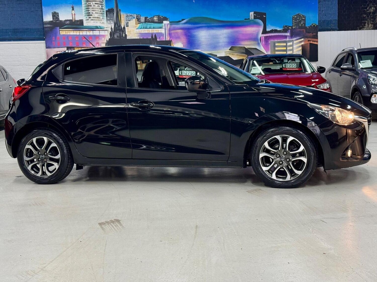 Used Mazda Mazda2 2015 for sale - 76618600: Photo 2