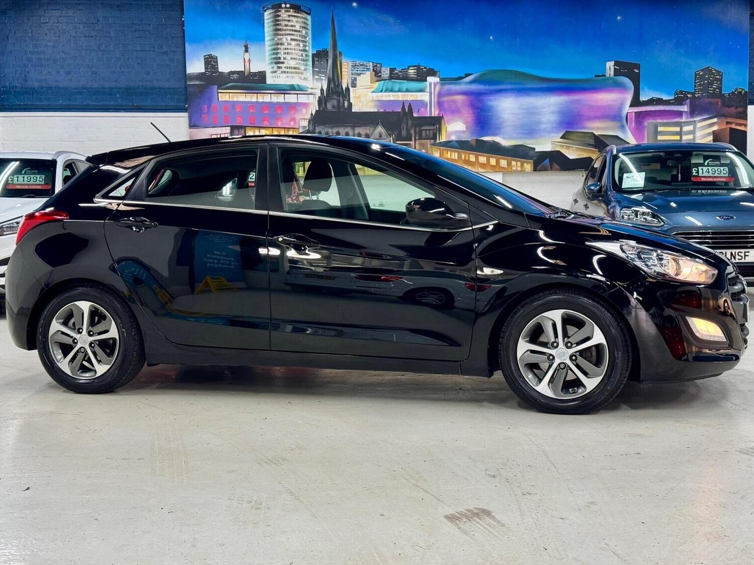 Used Hyundai i30 2015 for sale - 77363624: Photo 2