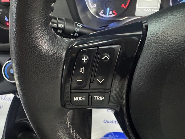 Used Toyota Yaris 2017 for sale - 76305507: Photo 25