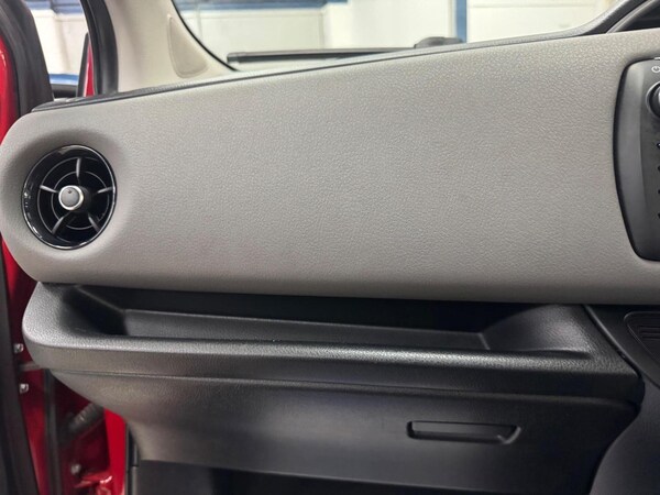 Used Toyota Yaris 2017 for sale - 76305507: Photo 31