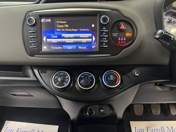 Used Toyota Yaris 2017 for sale - 76305507: Photo 33