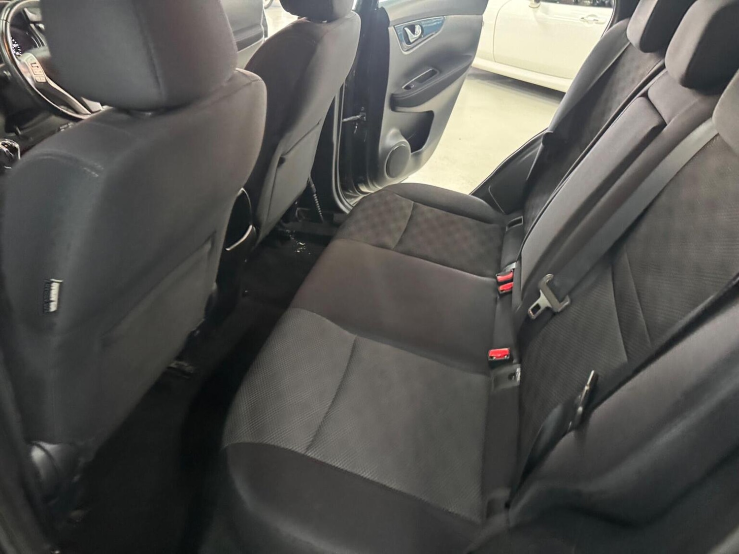 Used Nissan Qashqai 2017 for sale - 77915701: Photo 39