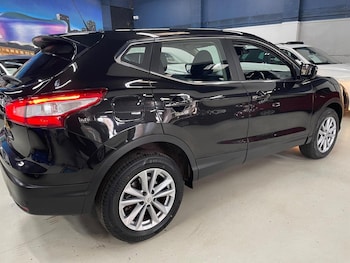 Used Nissan Qashqai 2017 for sale - 77915701: Photo