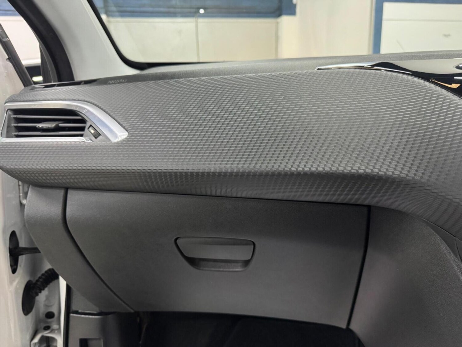 Used Peugeot 2008 2017 for sale - 77774808: Photo 34