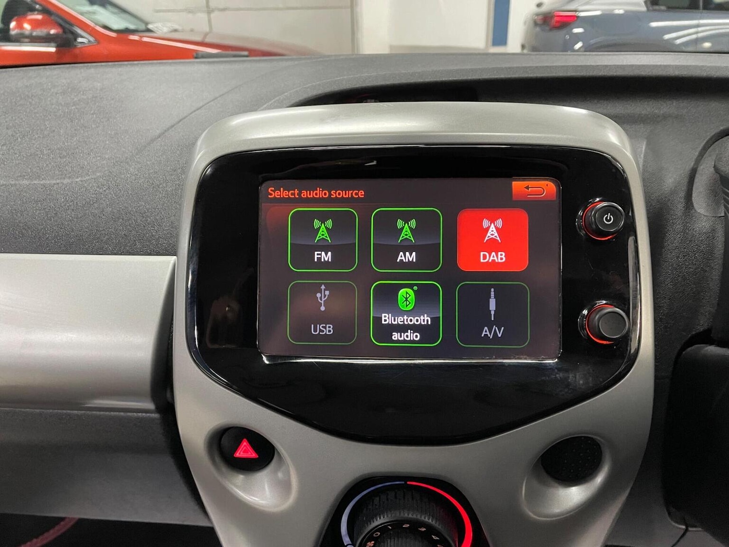 Used Peugeot 108 2014 for sale - 77508457: Photo 13