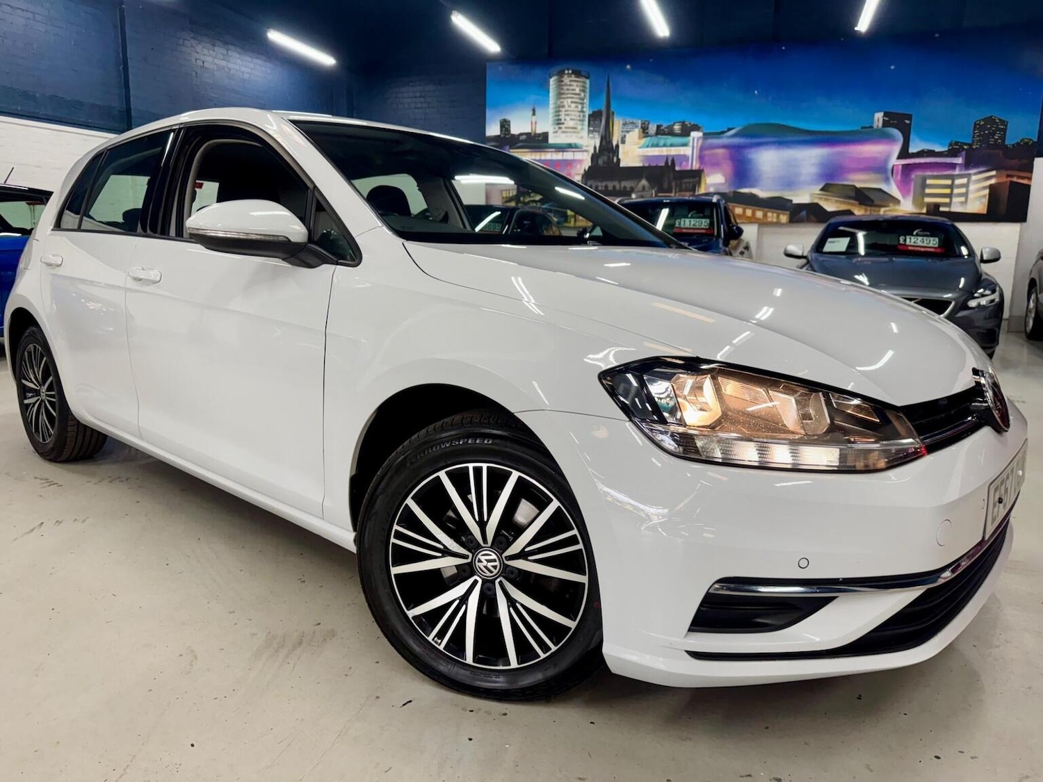 Used Volkswagen Golf 2017 for sale - 78201936: Photo 1
