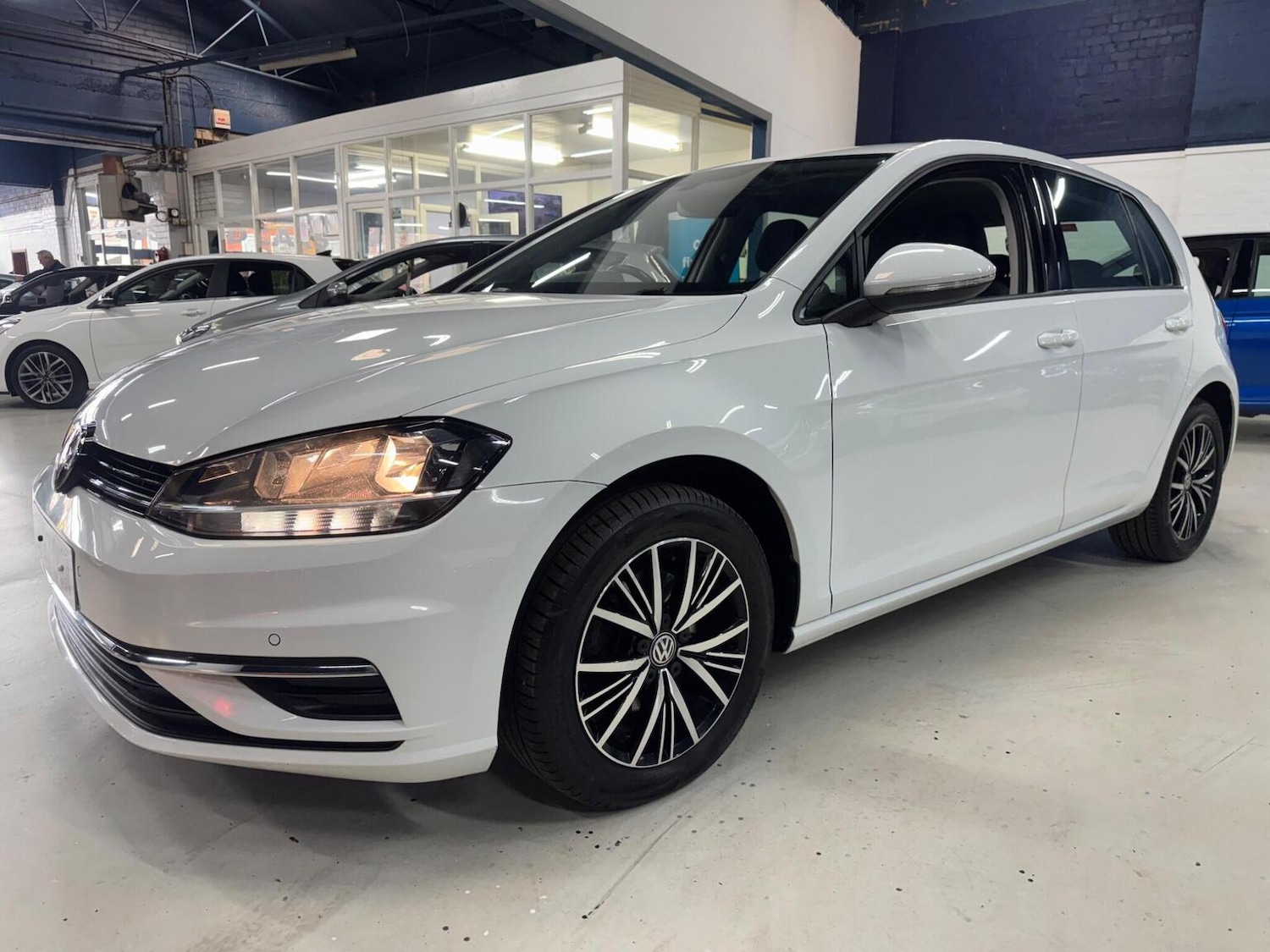 Used Volkswagen Golf 2017 for sale - 78201936: Photo 6