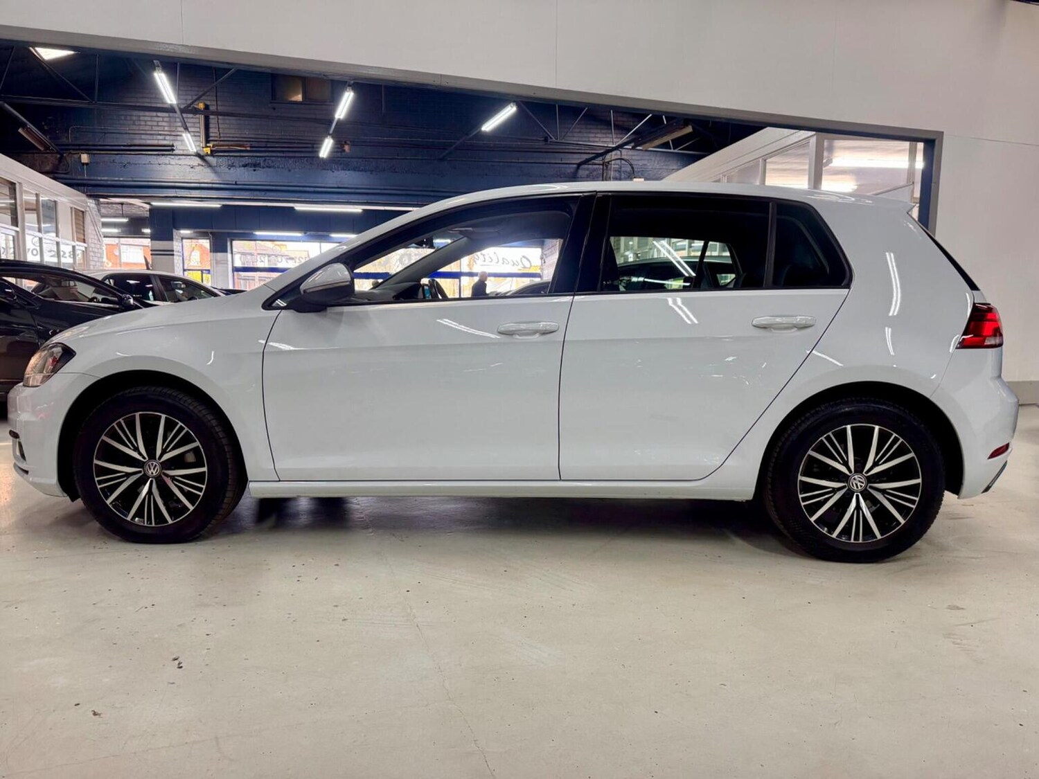 Used Volkswagen Golf 2017 for sale - 78201936: Photo 9