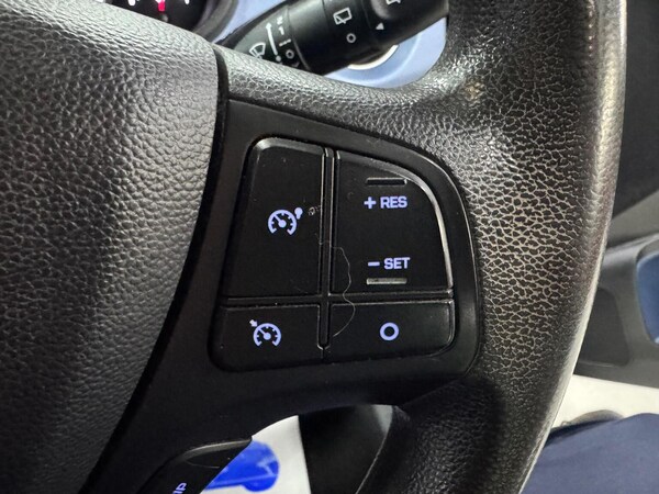 Used Hyundai i10 2014 for sale - 76305632: Photo 27